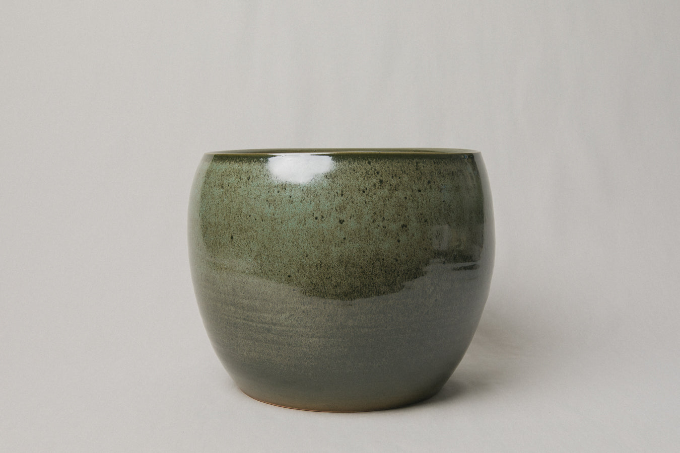 Large ceramic BOWL/POT _ 1035