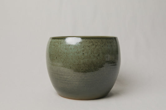 Large ceramic BOWL/POT _ 1035
