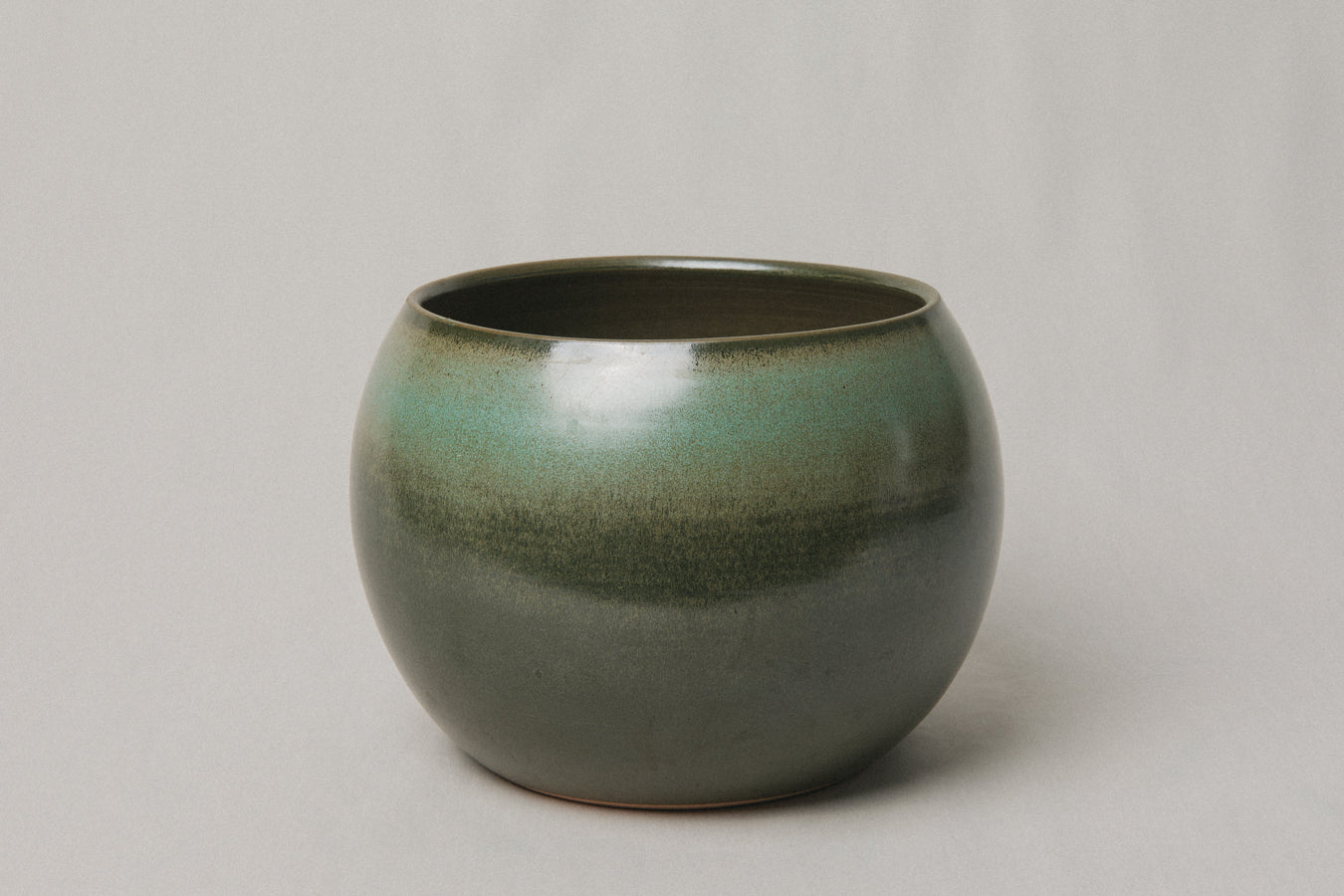 Medium ceramic BOWL/POT _ 1036