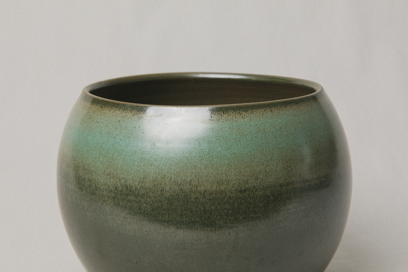 Medium ceramic BOWL/POT _ 1036