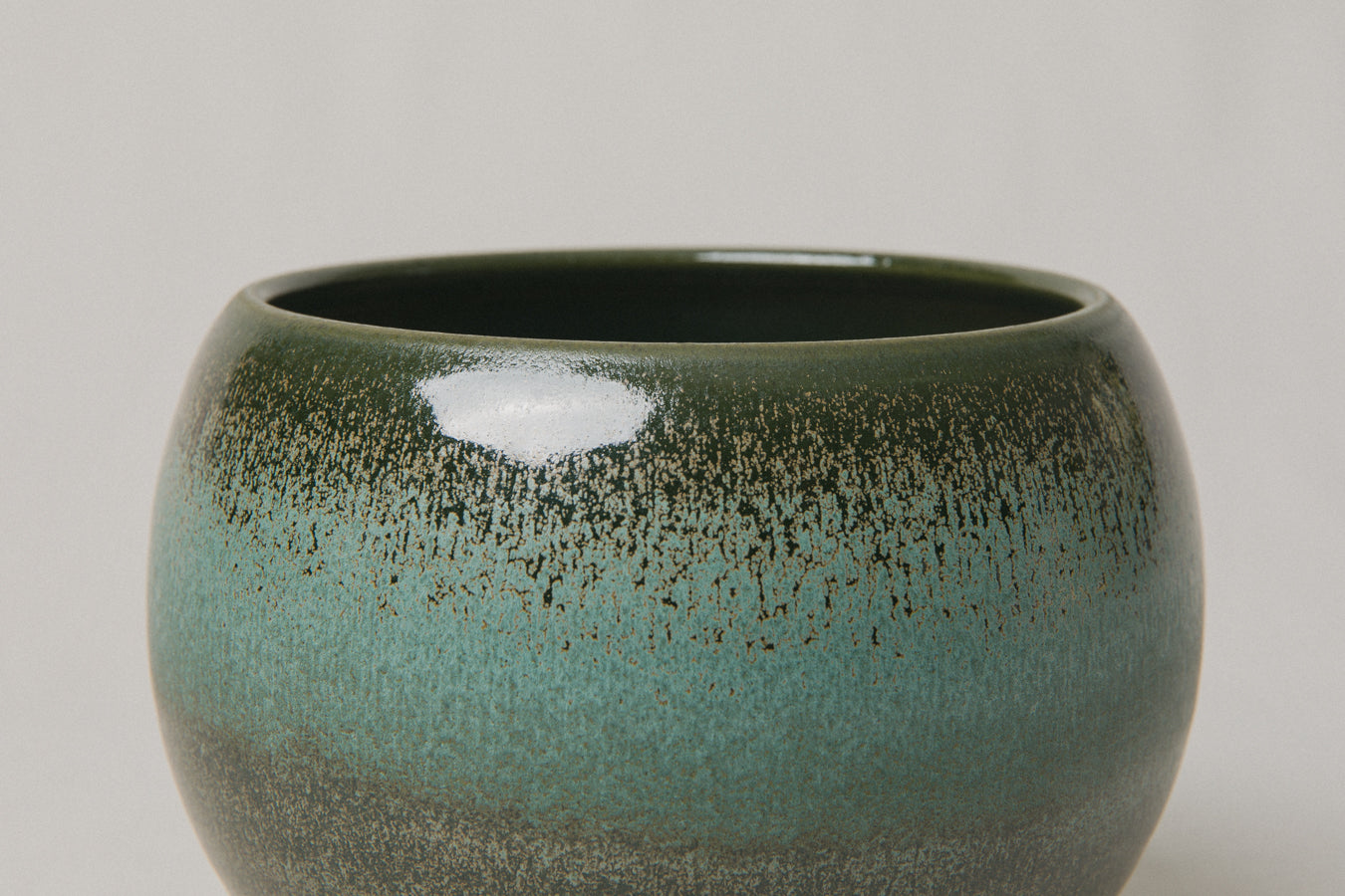 Medium ceramic BOWL/POT _ 1037