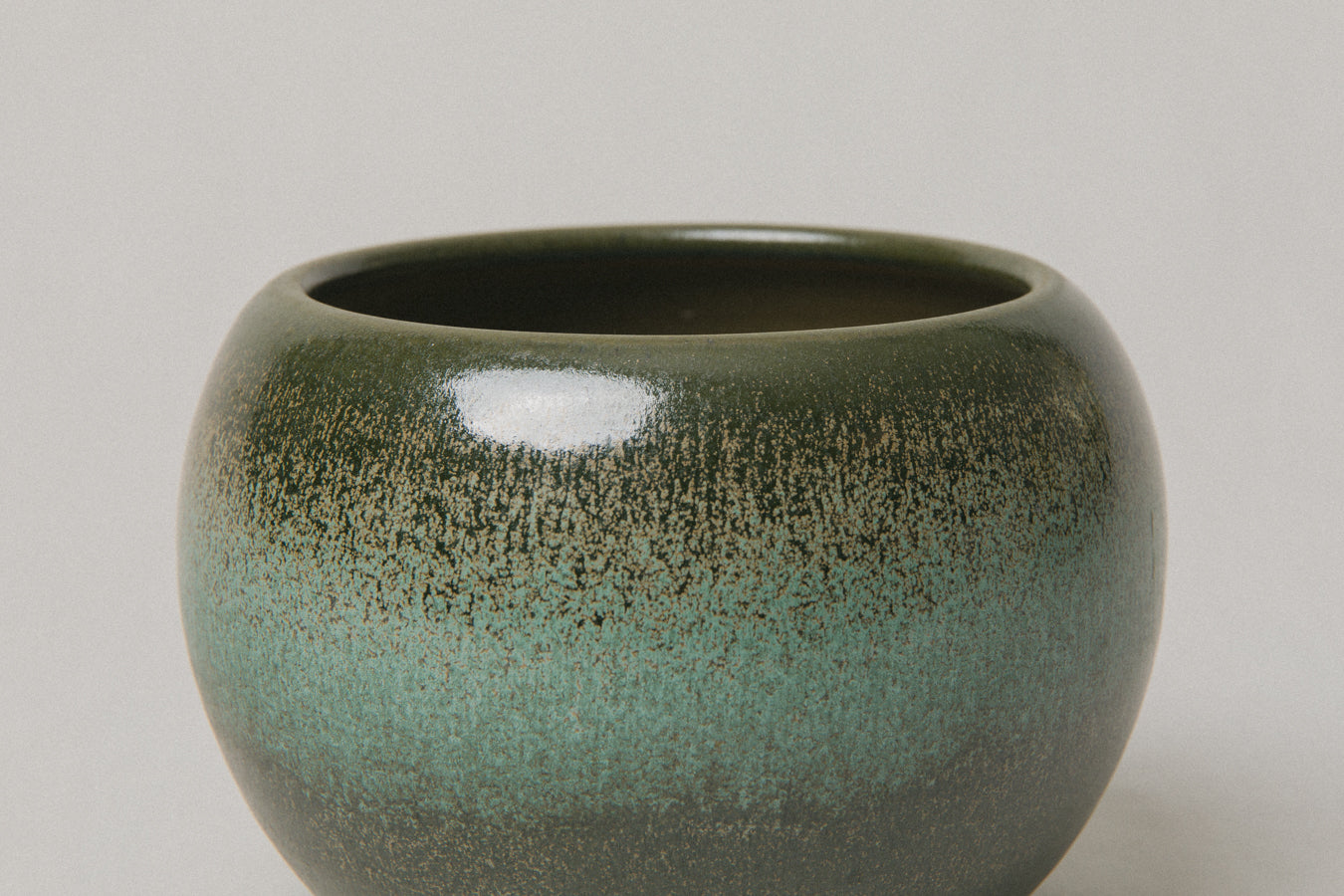 Small ceramic BOWL/POT _ 1039