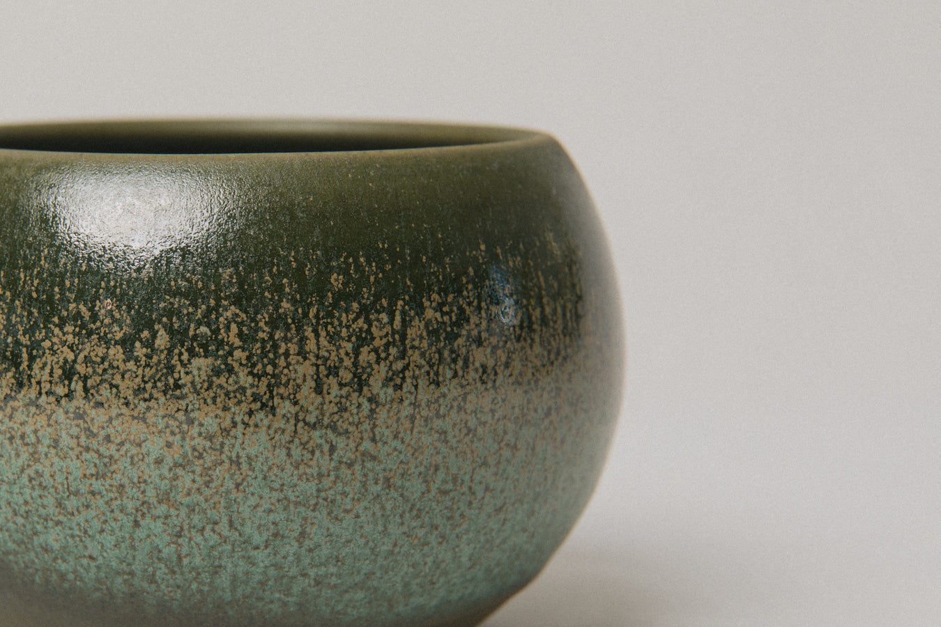 Extra small ceramic BOWL/POT _ 1039