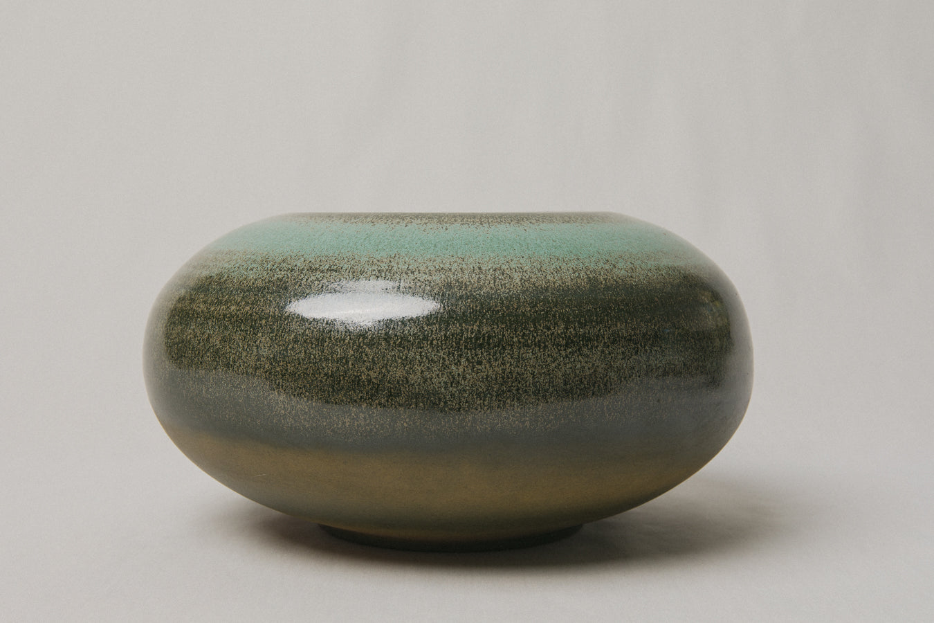 Medium ceramic BOWL/POT _ 1046