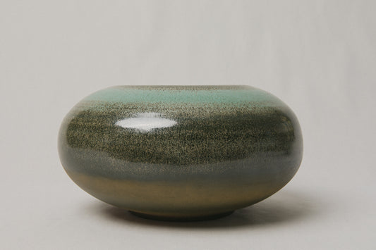 Medium ceramic BOWL/POT _ 1046