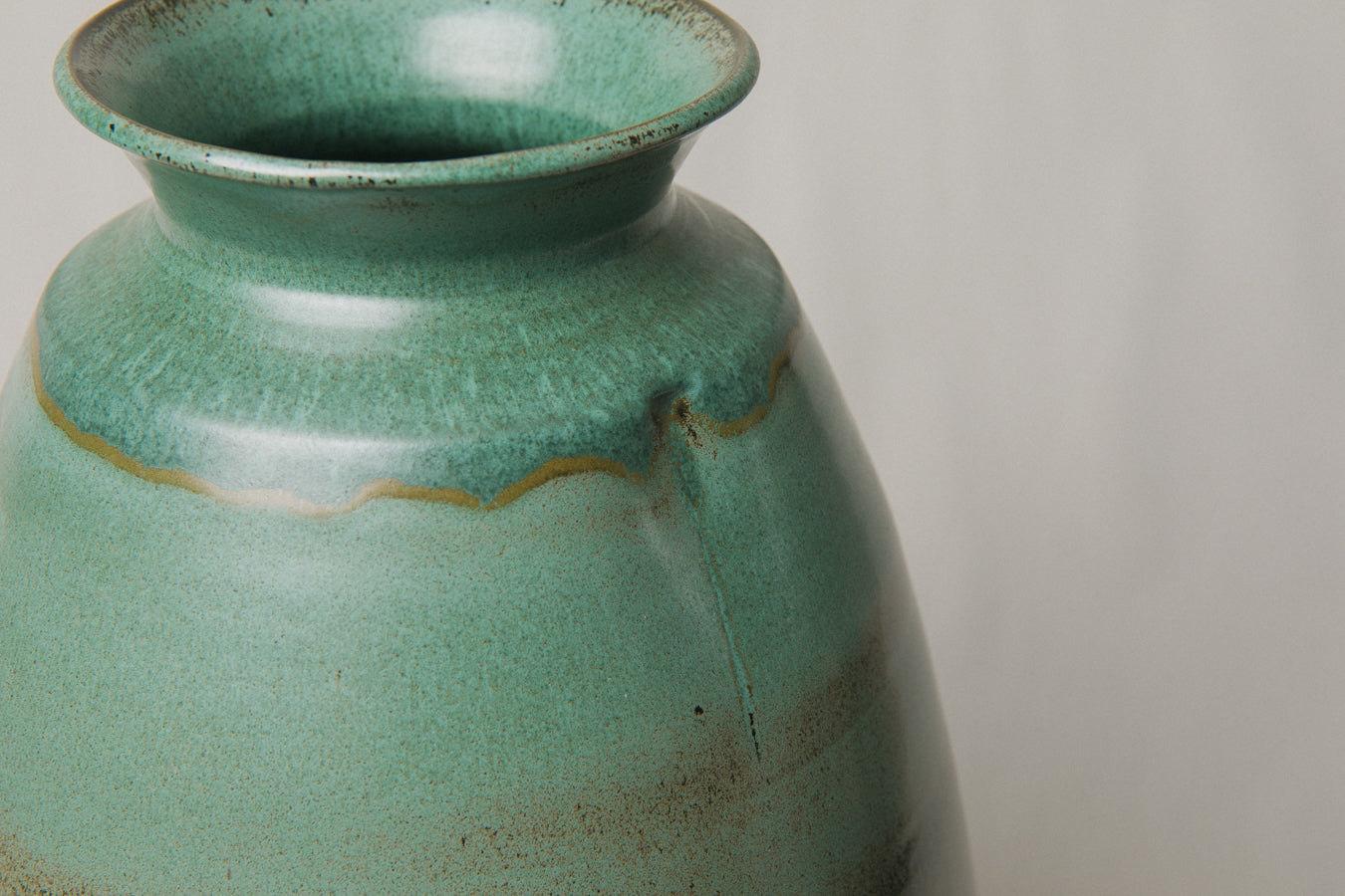 Contemporary ceramic VASE by László Mácsai _ 1054