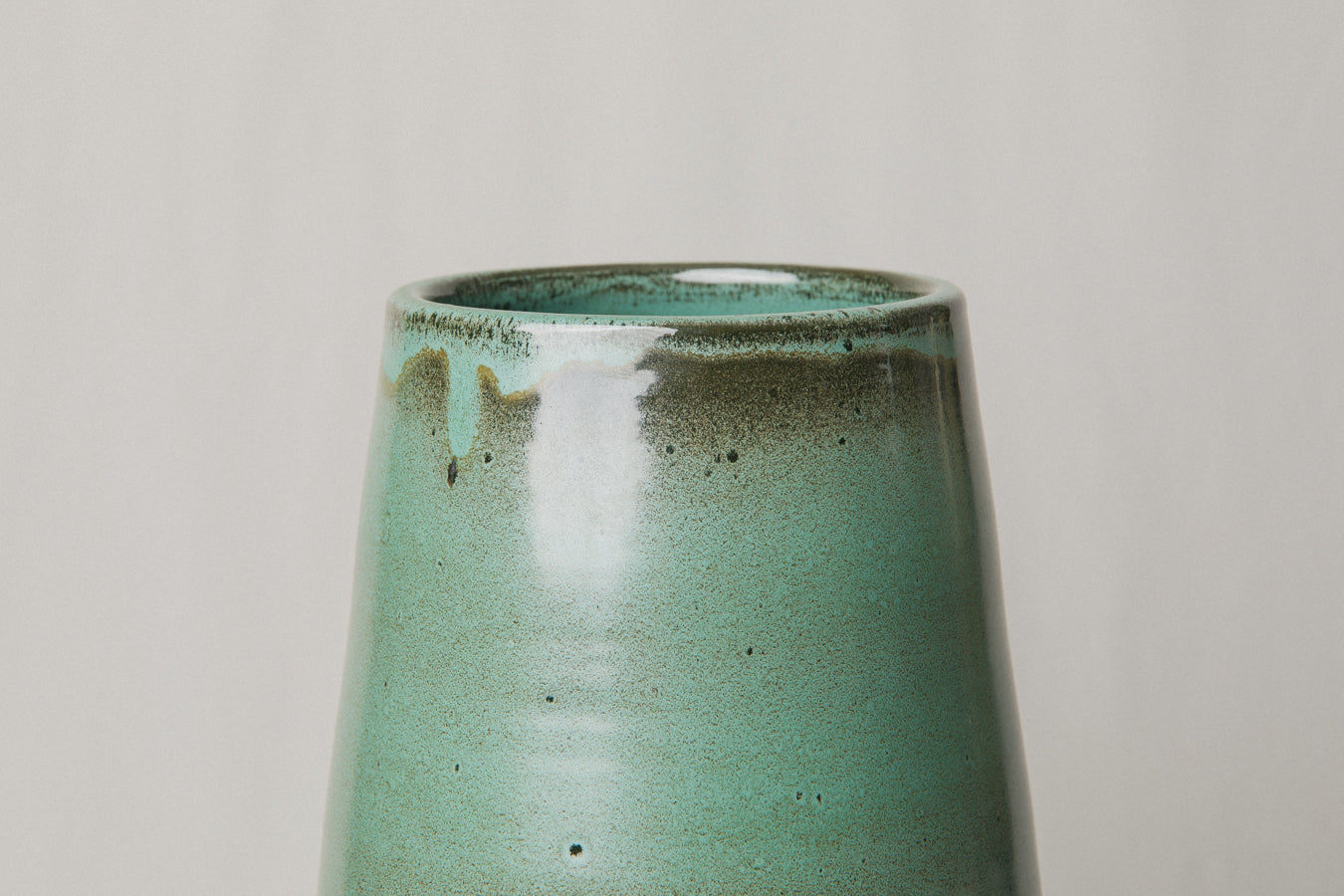 Tall cigar ceramic VASE _ 1055