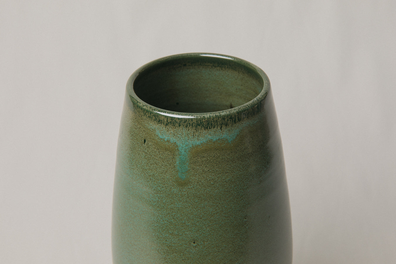 Medium tall cigar ceramic VASE _ 1056