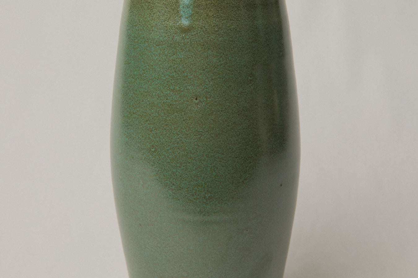 Medium tall cigar ceramic VASE _ 1056