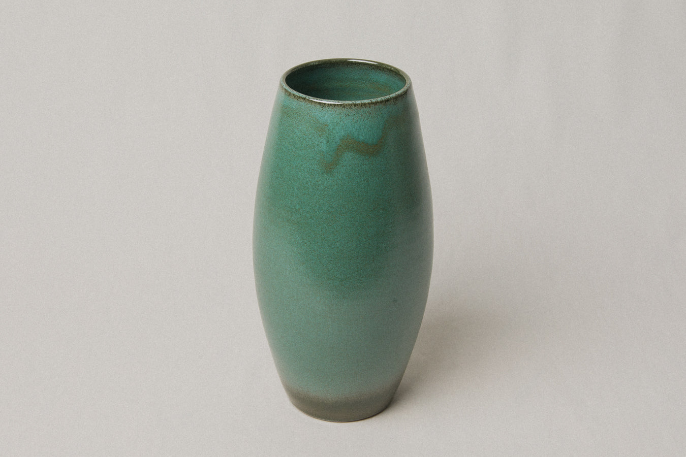 Medium tall cigar ceramic VASE _ 1057