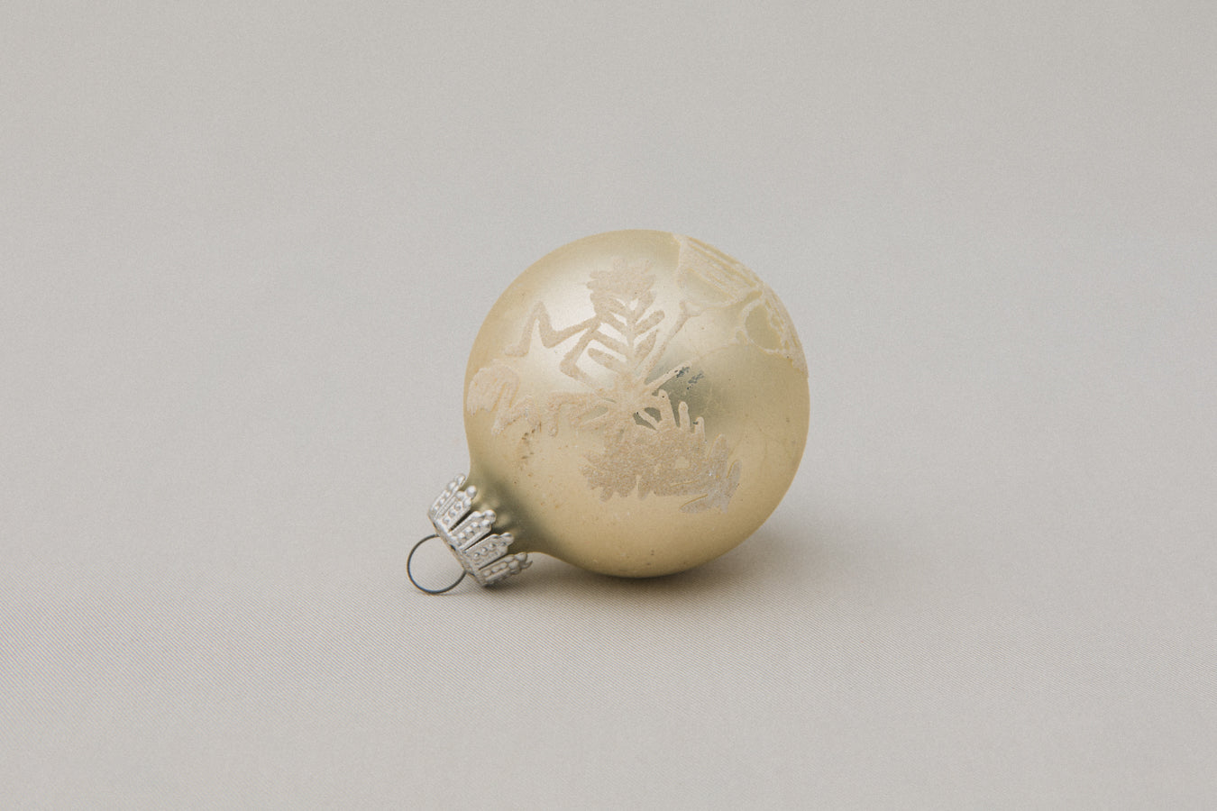 Vintage GLASS ORNAMENT with bell motif _ 1068