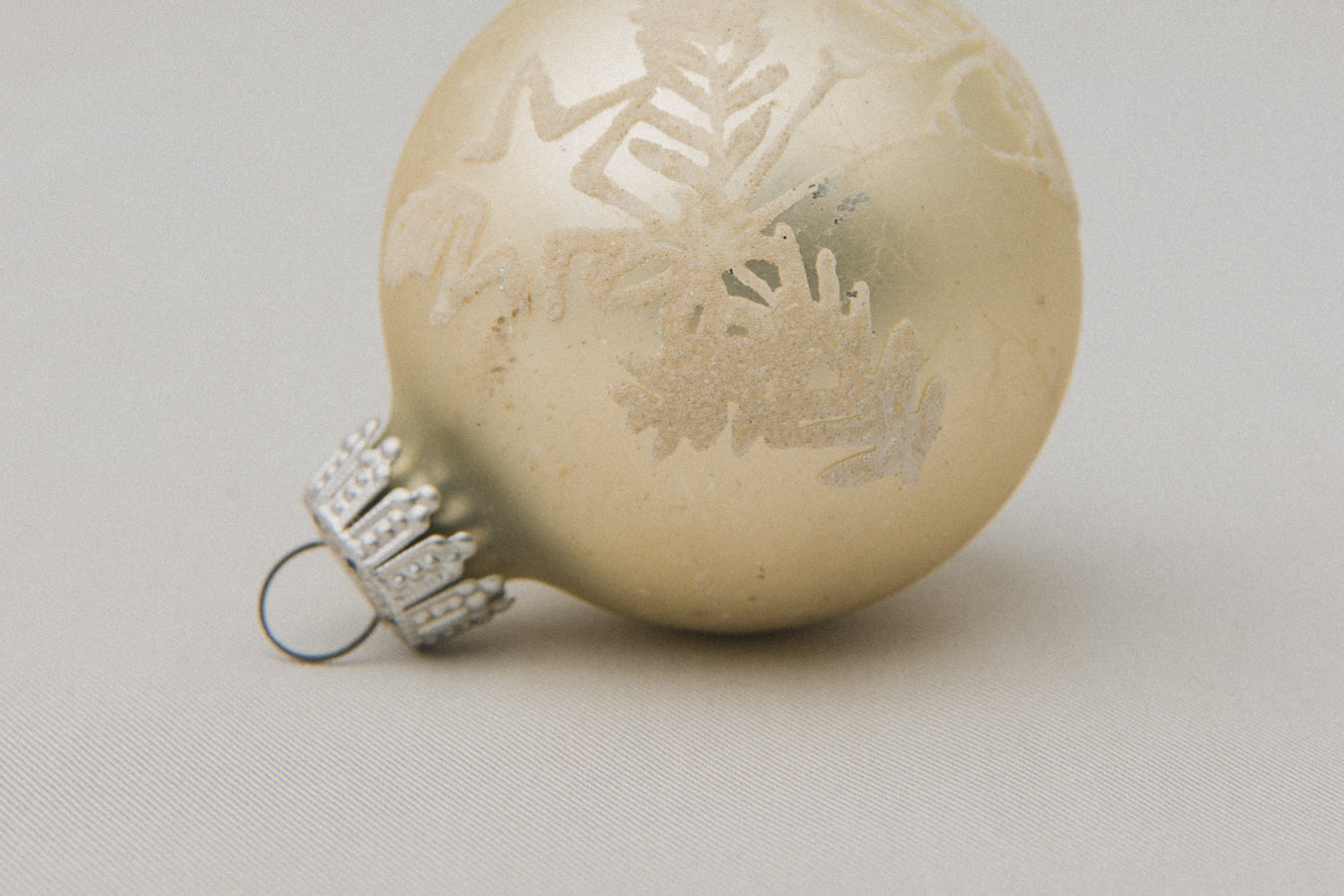 Vintage GLASS ORNAMENT with bell motif _ 1068