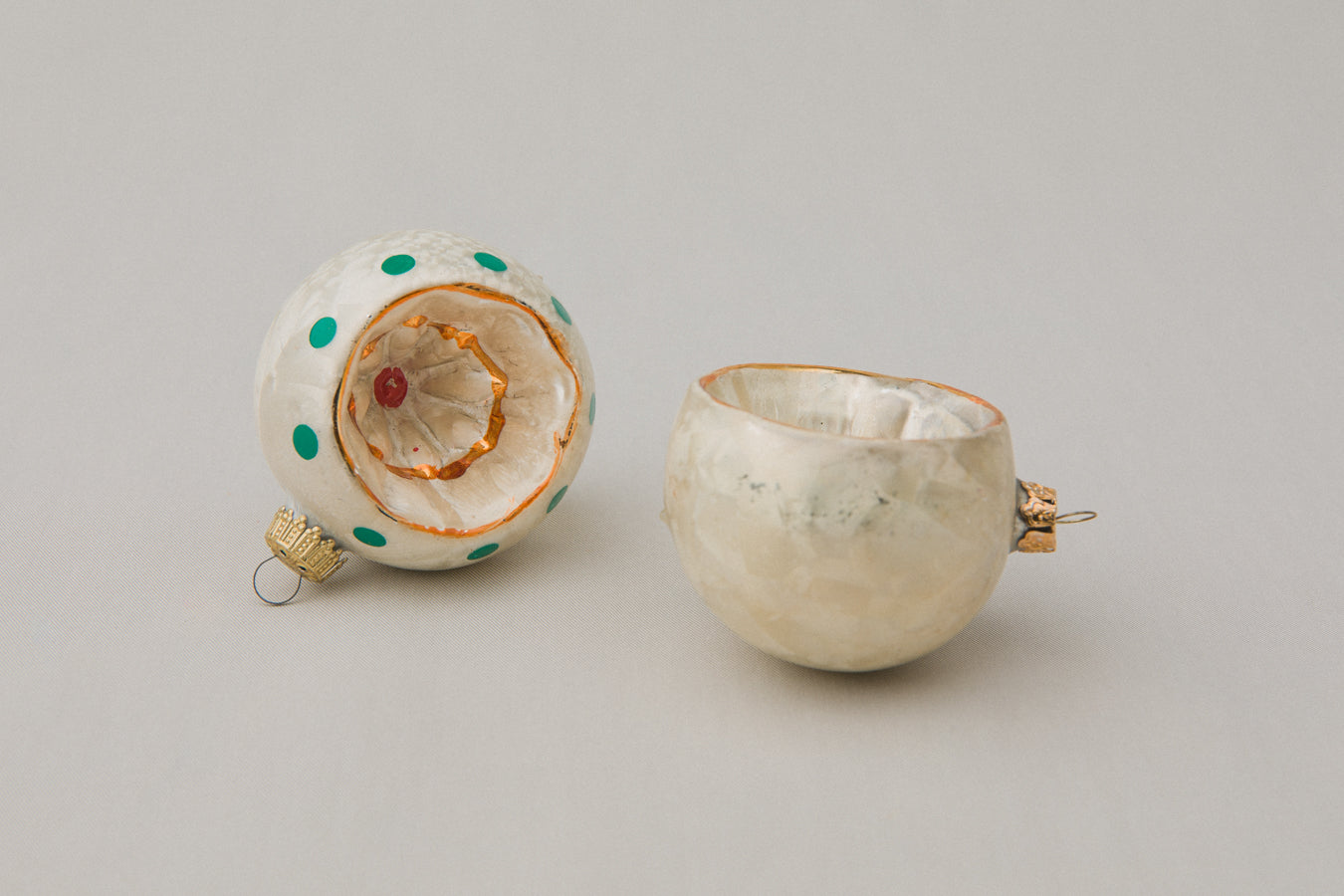 Vintage reflex GLASS ORNAMENT _ 1077