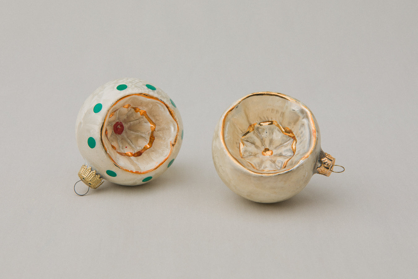 Vintage reflex GLASS ORNAMENT _ 1077