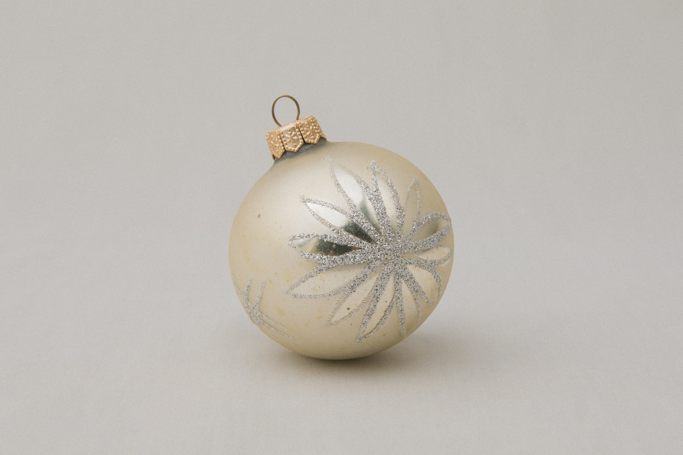 Vintage GLASS ORNAMENT with crystal motif _ 1079