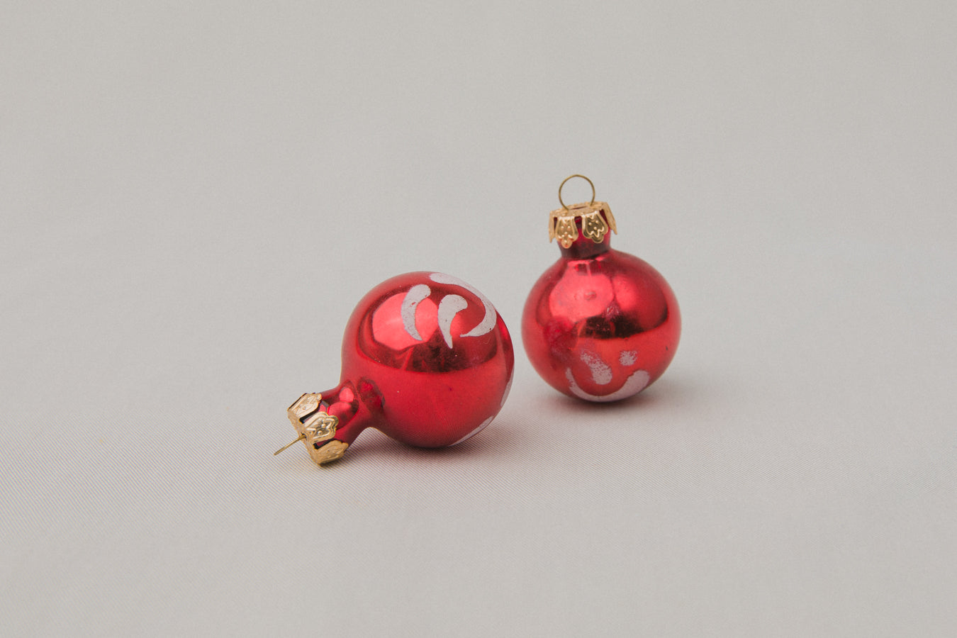 Vintage GLASS ORNAMENTS _ 1090