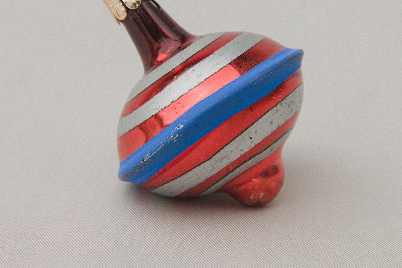 Vintage hummingbird GLASS ORNAMENT _ 1094