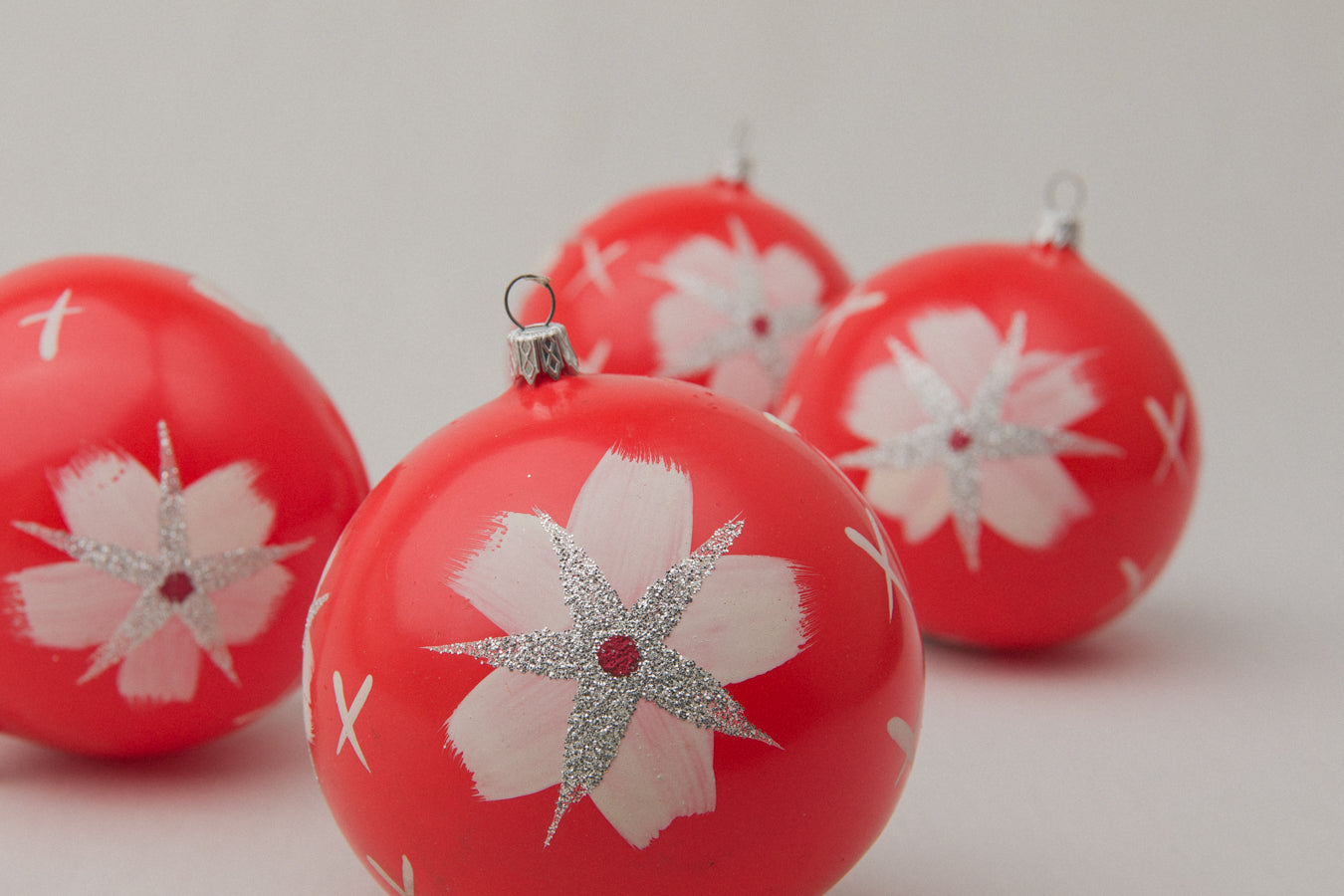 Vintage GLASS ORNAMENT with flower motif _ 1114