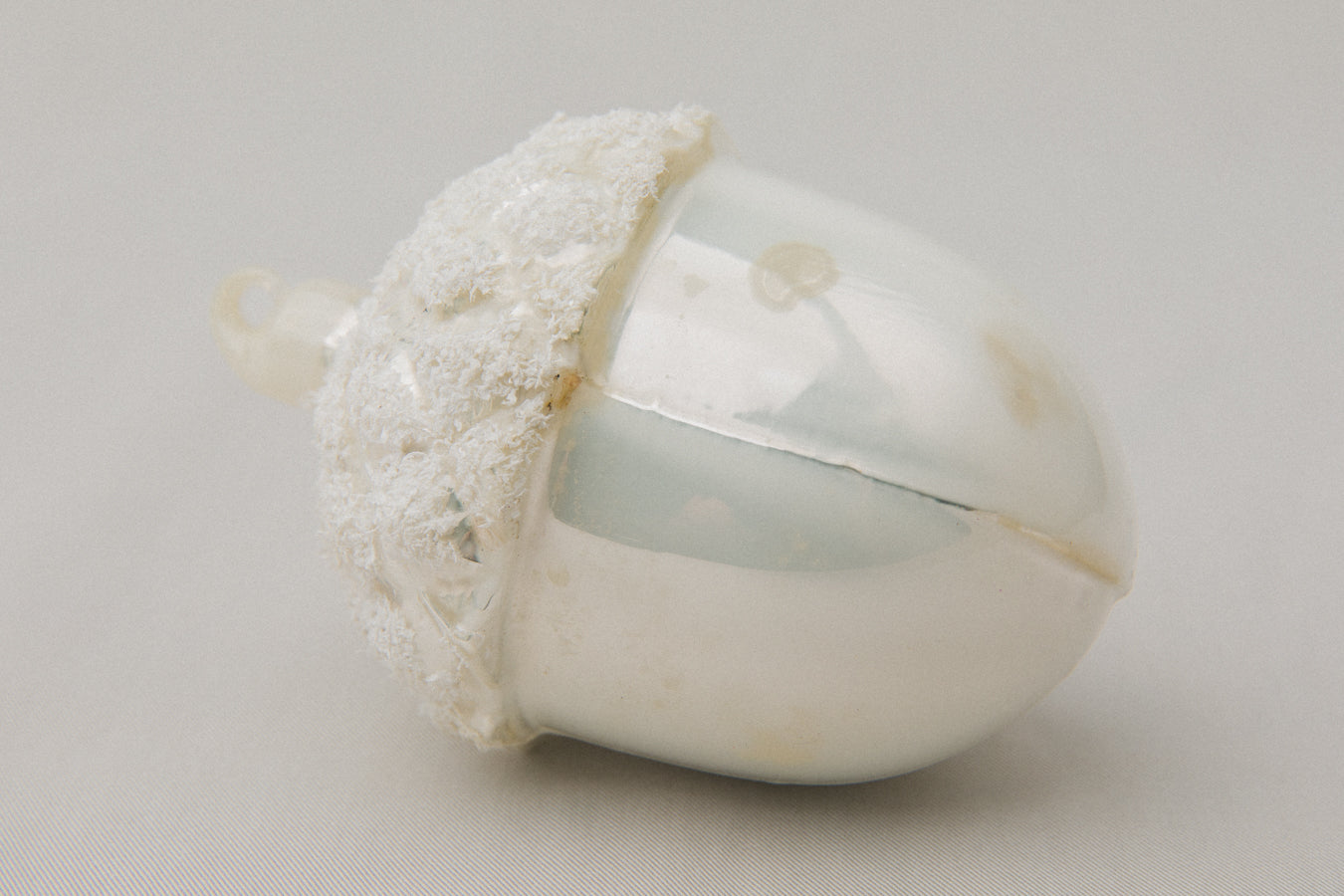 White acorn glass ORNAMENT _ 1140