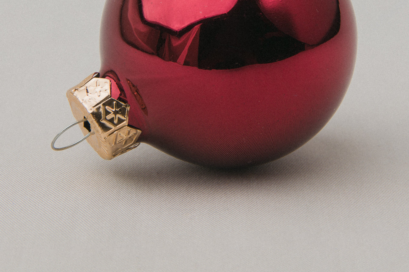 Red glass ball ORNAMENT _ 1146