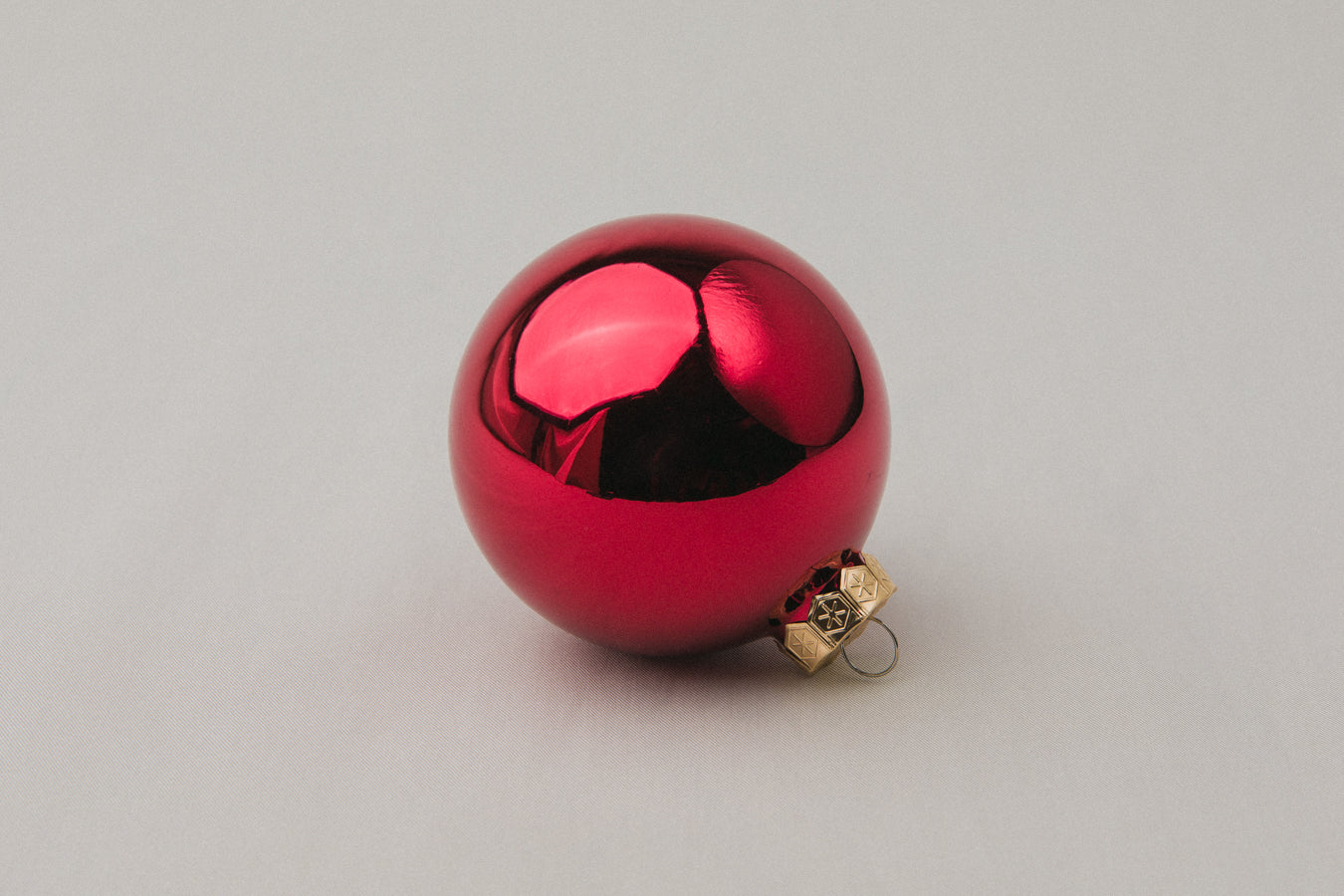 Red glass ball ORNAMENT _ 1151