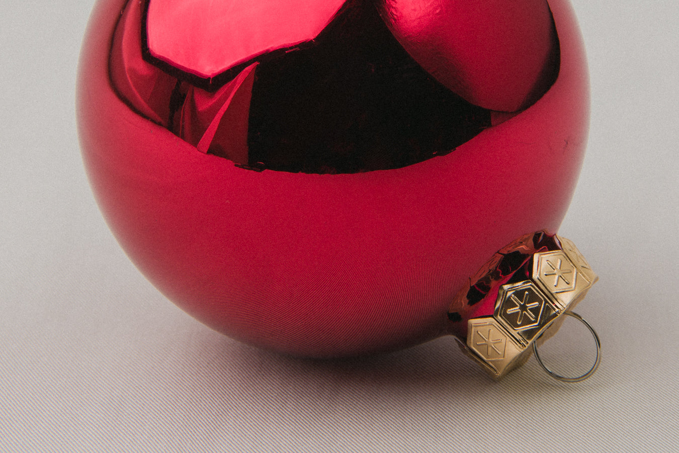 Red glass ball ORNAMENT _ 1151
