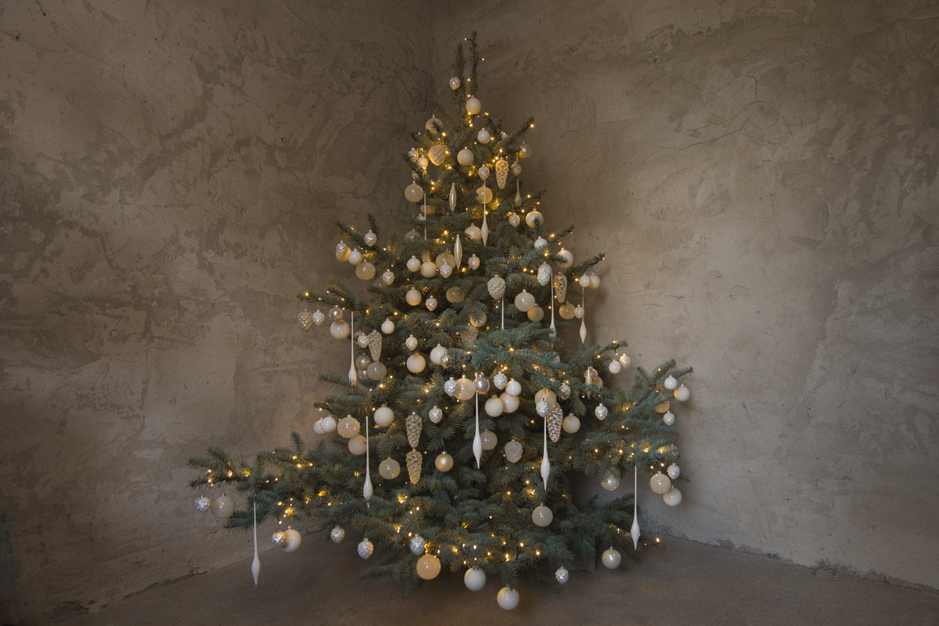 Christmas Ornament Rental _ White Selection