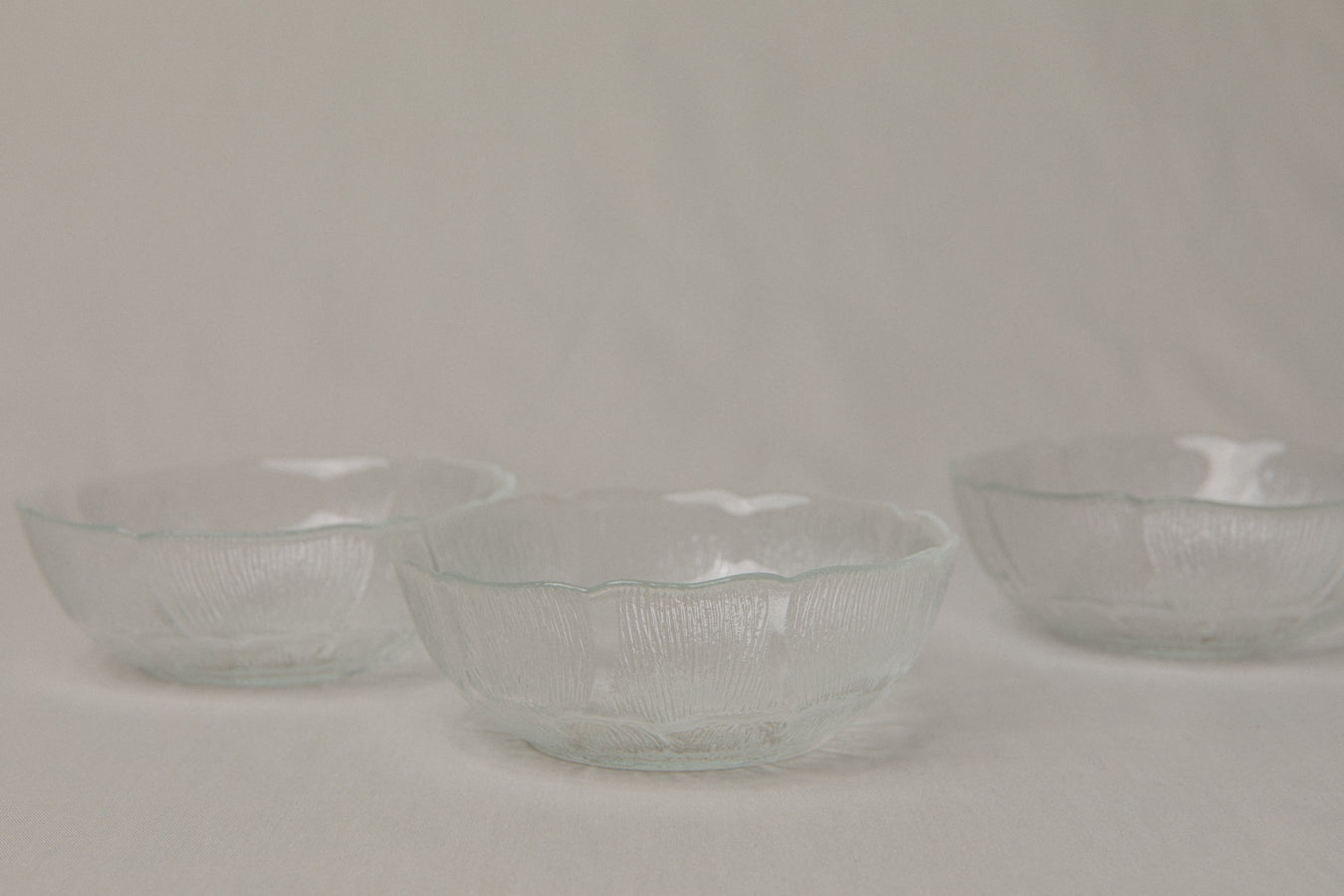Set of five textured glass BOWLS small _ 1198
