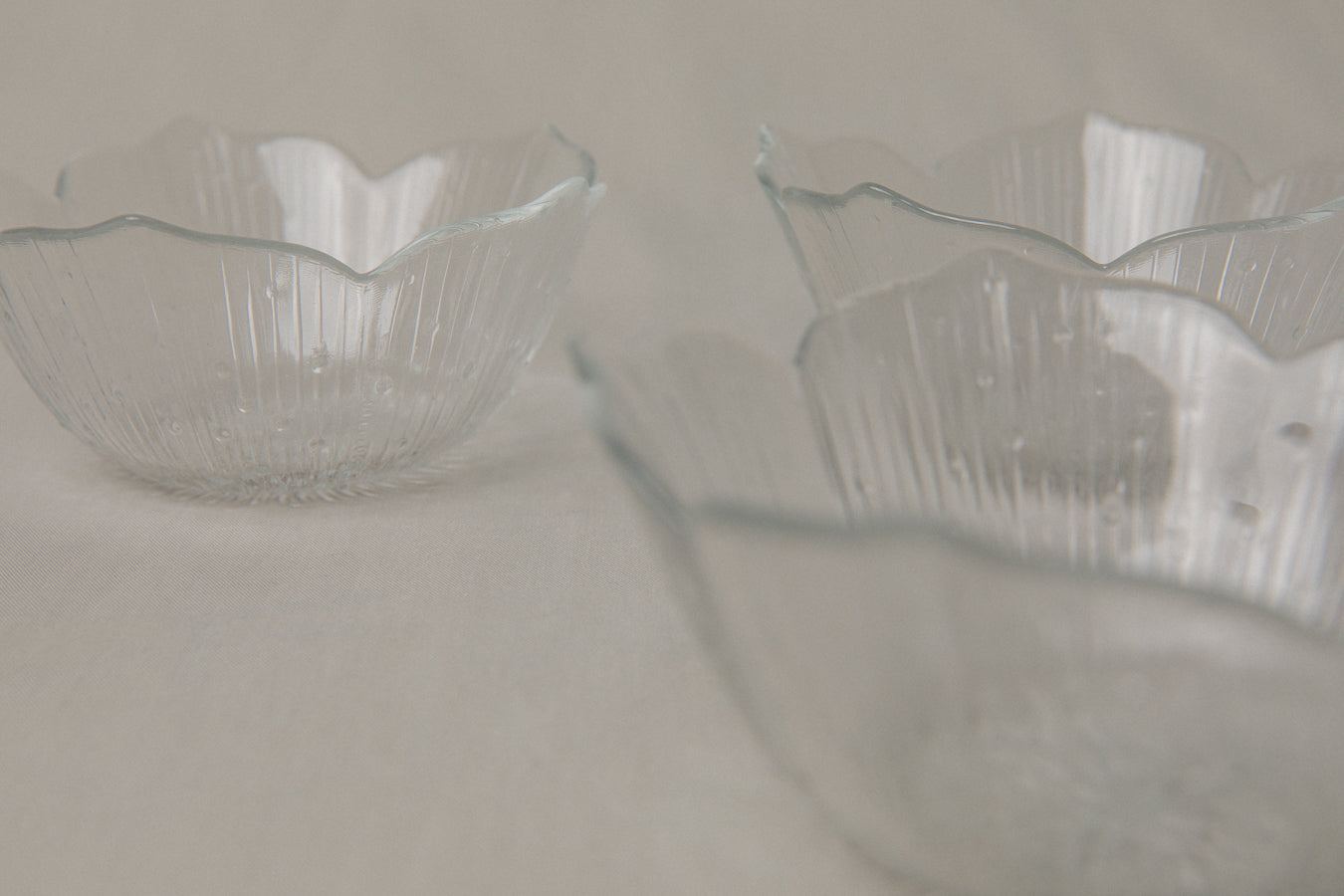 Set of five textured glass BOWLS small _ 1203