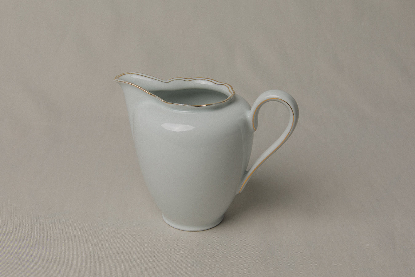 Vintage porcelain COFFEE POT with gold stripe _ 1216