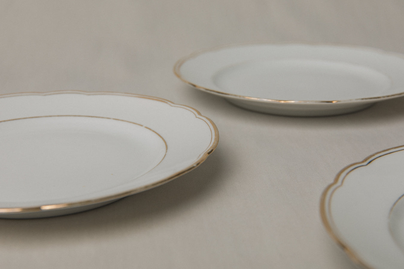 Set of six vintage porcelain SIDE PLATES with gold stripe _ 1244