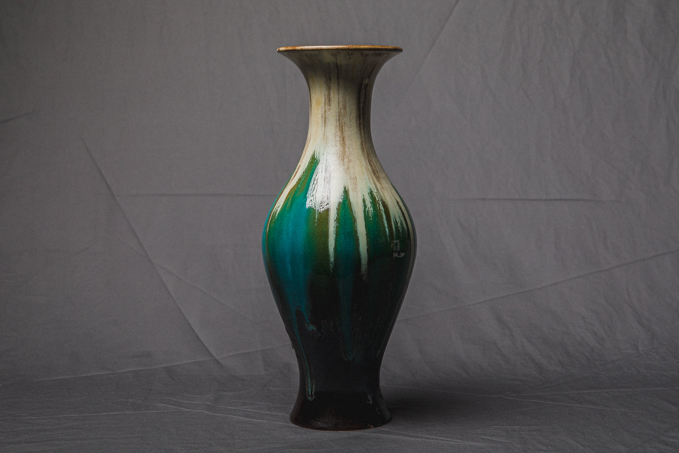 VASE by Éva Bod