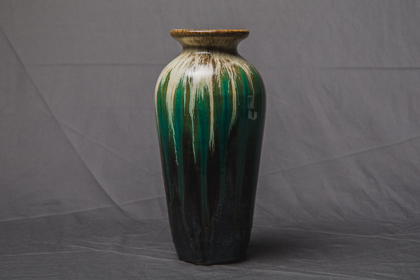VASE by Éva Bod