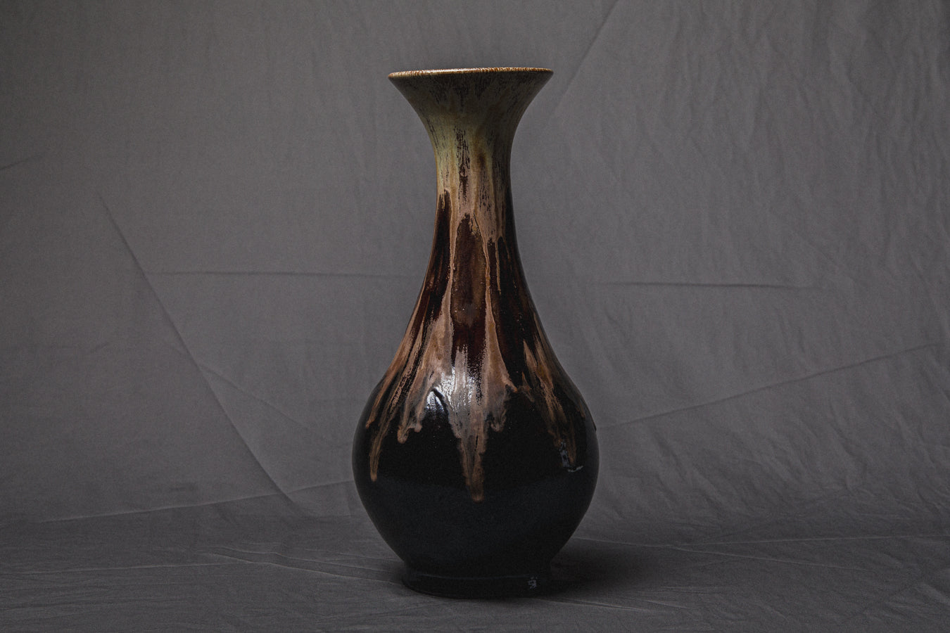 Large VASE by Éva Bod _ 910