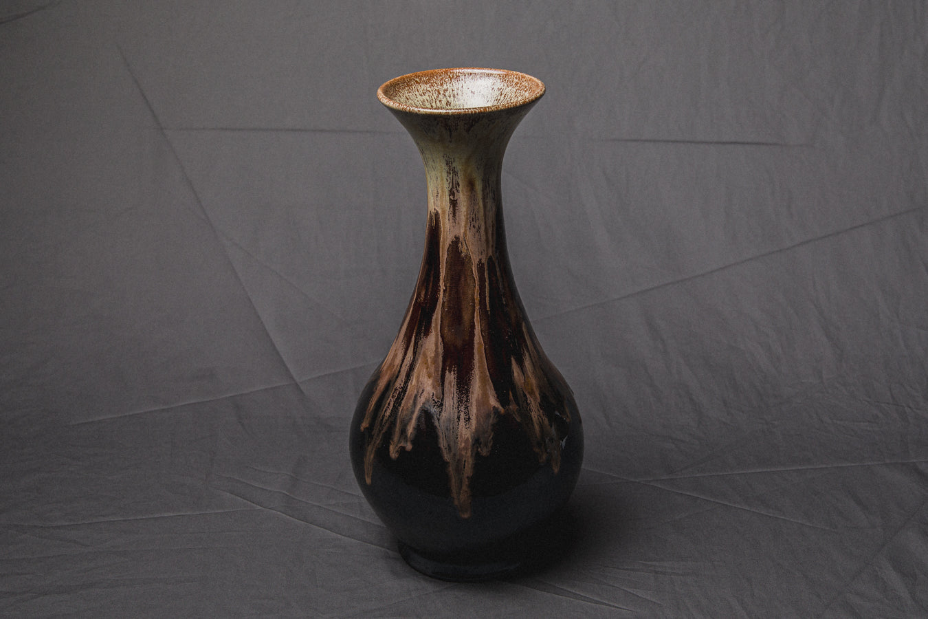 Large VASE by Éva Bod _ 910