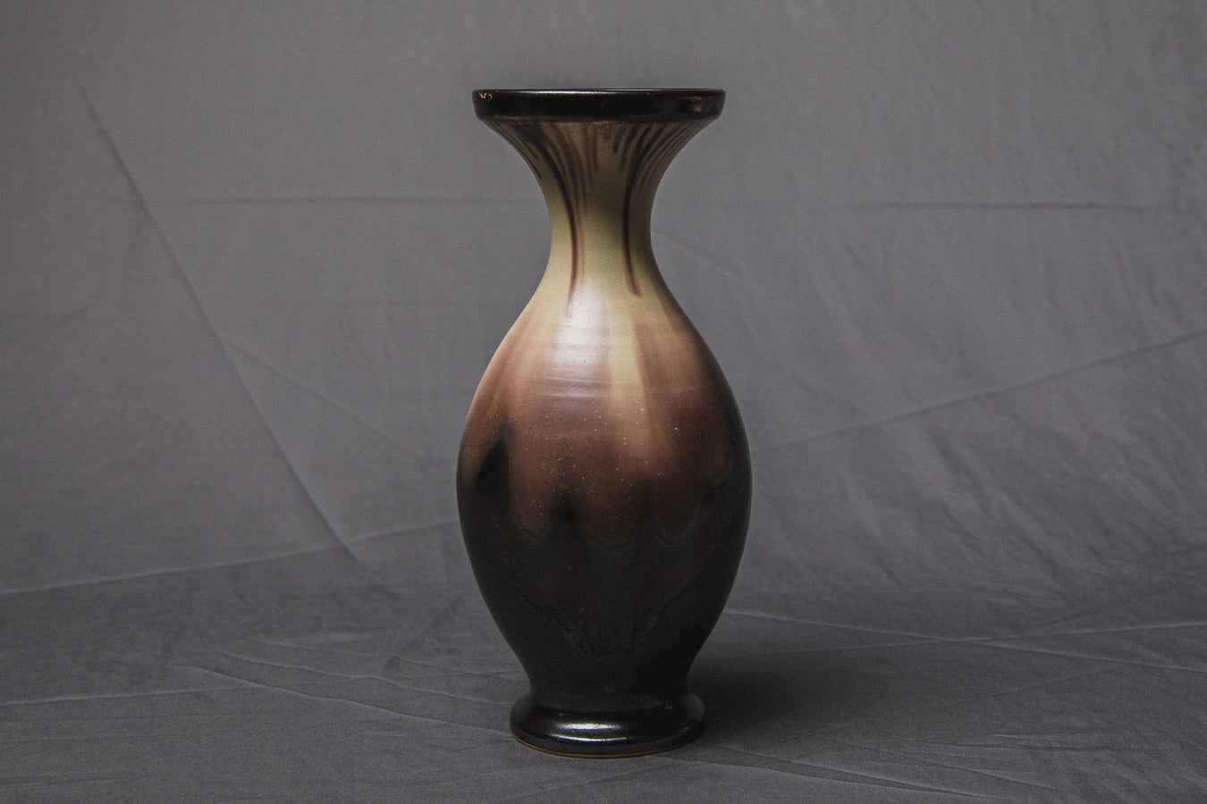 VASE by Éva Bod _ 921