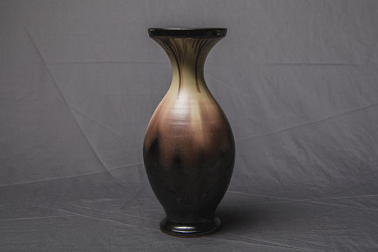 VASE by Éva Bod _ 921