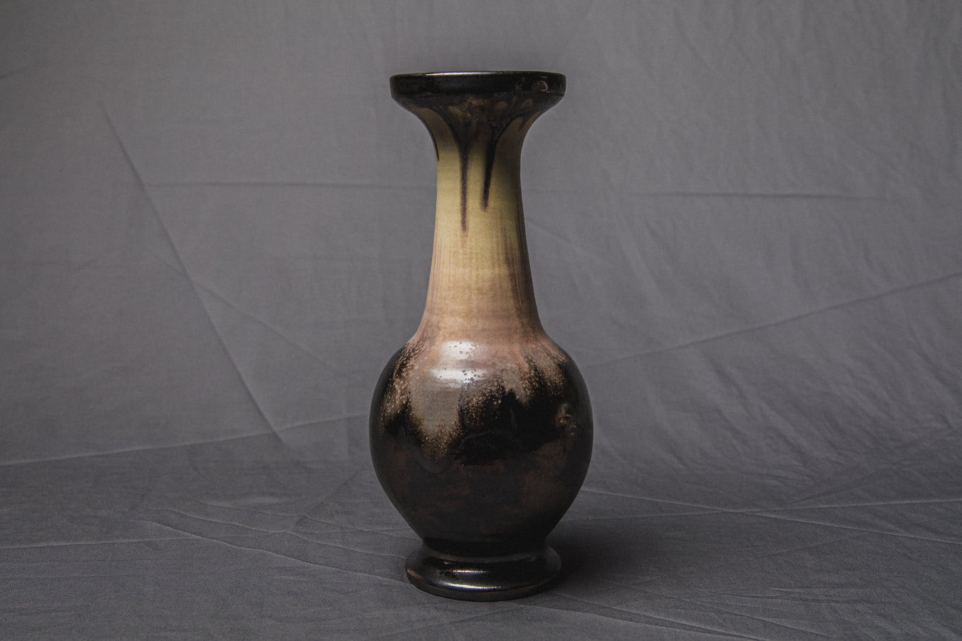 VASE by Éva Bod _ 923