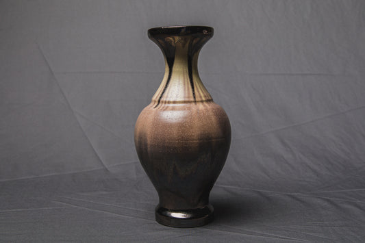 VASE by Éva Bod _ 928