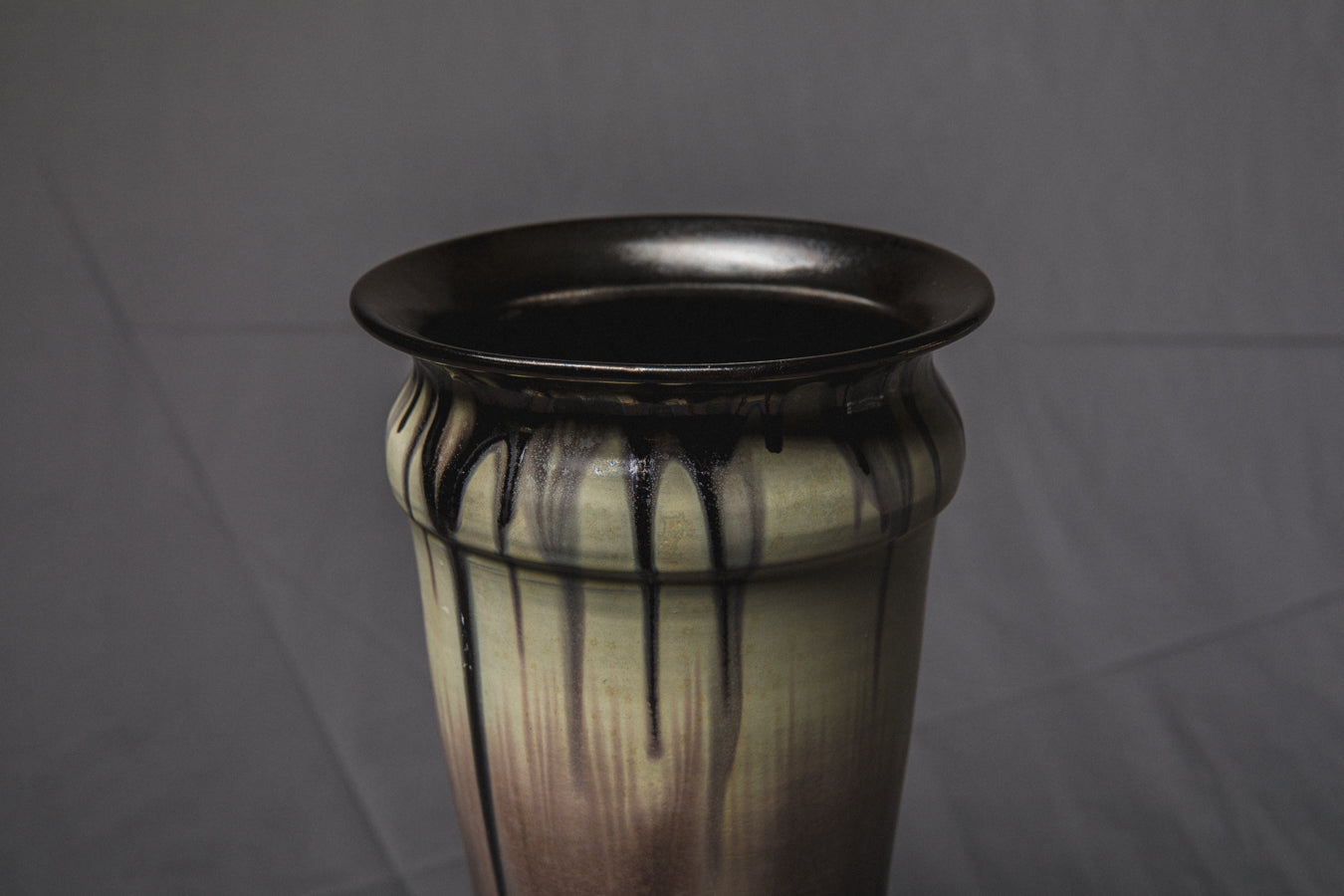 Urn VASE by Éva Bod _ 930