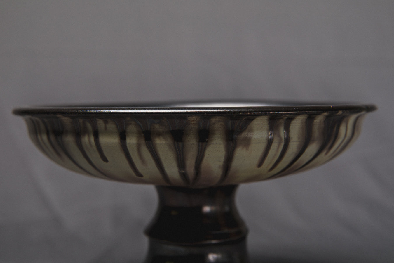 FOOTED BOWL by Éva Bod _ 941