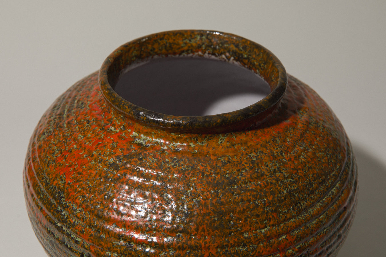 Round VASE by Pesthidegkút Ceramics Factory _ 748