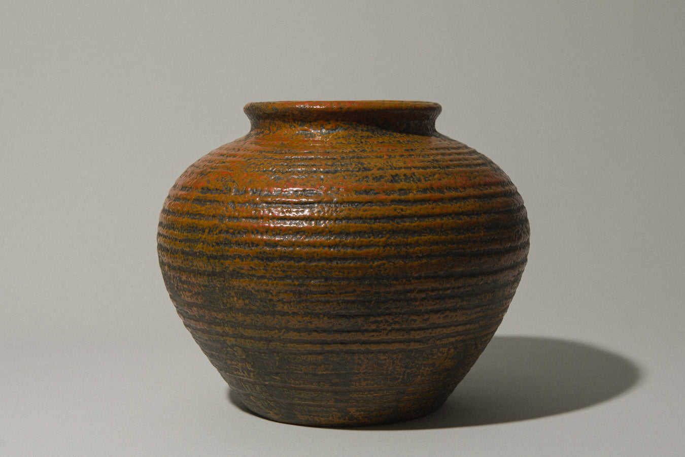 Round VASE by Pesthidegkút Ceramics Factory _ 750