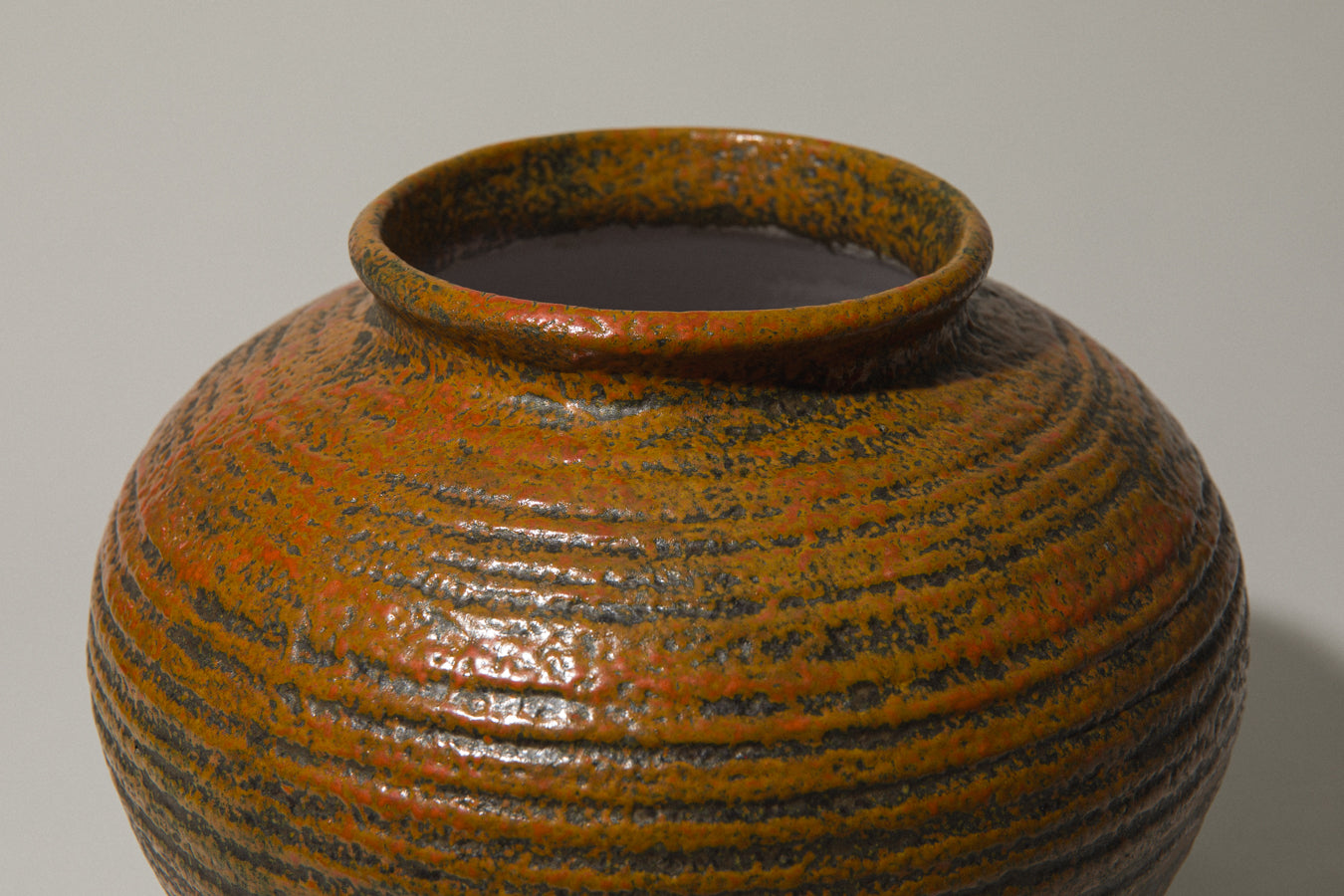 Round VASE by Pesthidegkút Ceramics Factory _ 750