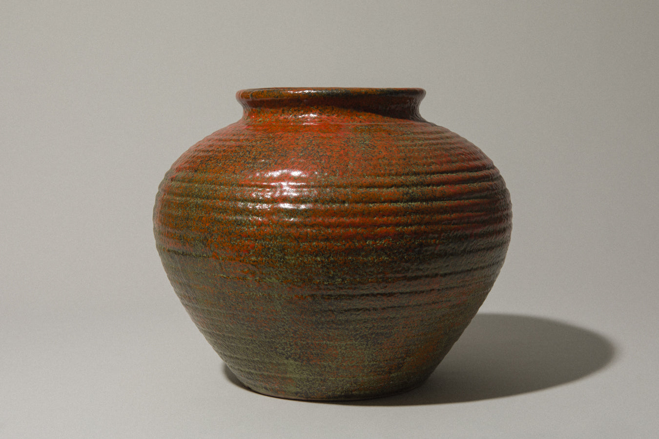 Round VASE by Pesthidegkút Ceramics Factory _ 751R