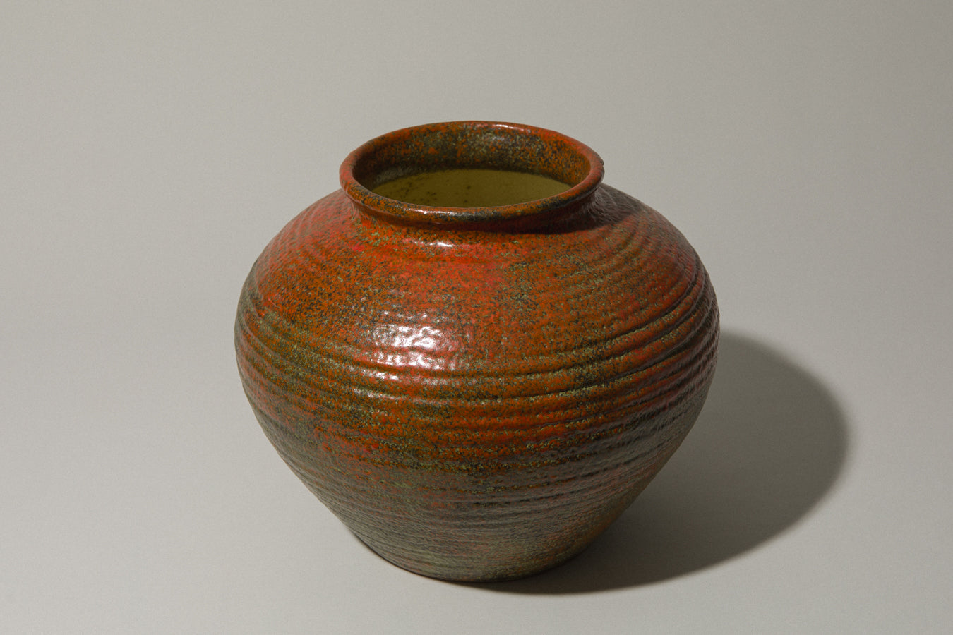 Round VASE by Pesthidegkút Ceramics Factory _ 751R
