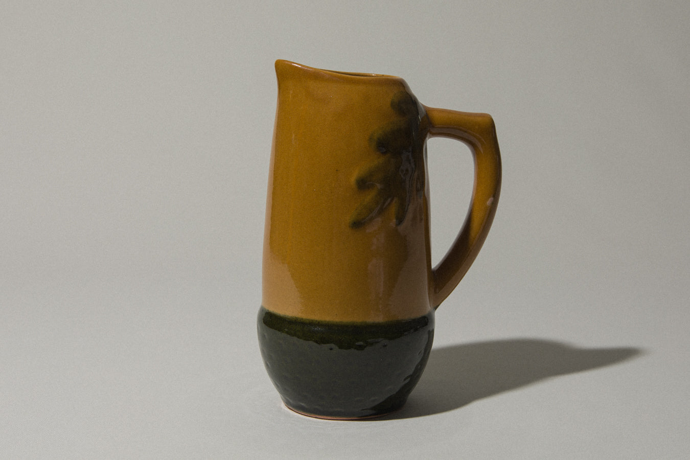 Acorn PITCHER _ 851