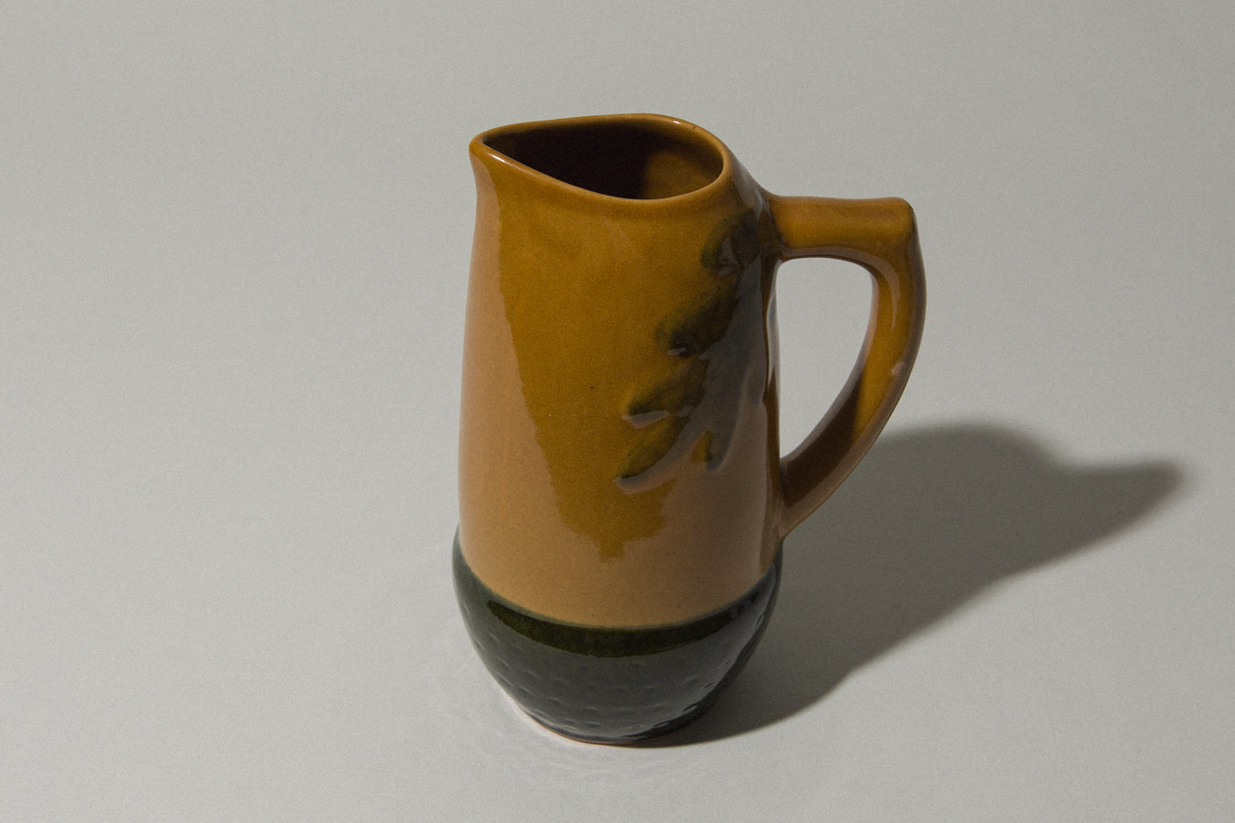 Acorn PITCHER _ 851