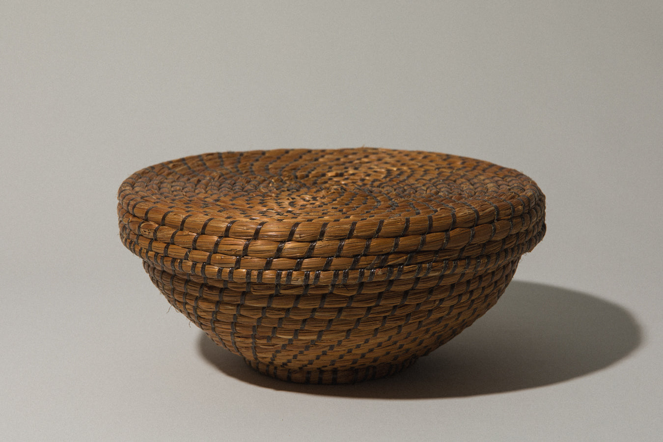 Medium lidded STORAGE BASKET