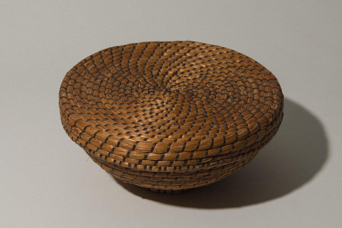 Medium lidded STORAGE BASKET